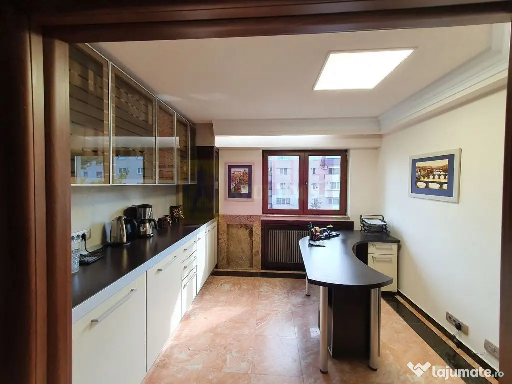 Apartament cu 3 camere de vanzare in Campina - Zona ultra... 