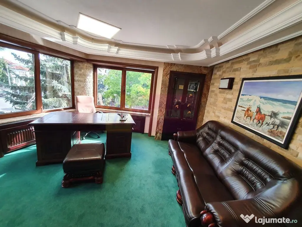 Apartament cu 3 camere de vanzare in Campina - Zona ultra... 