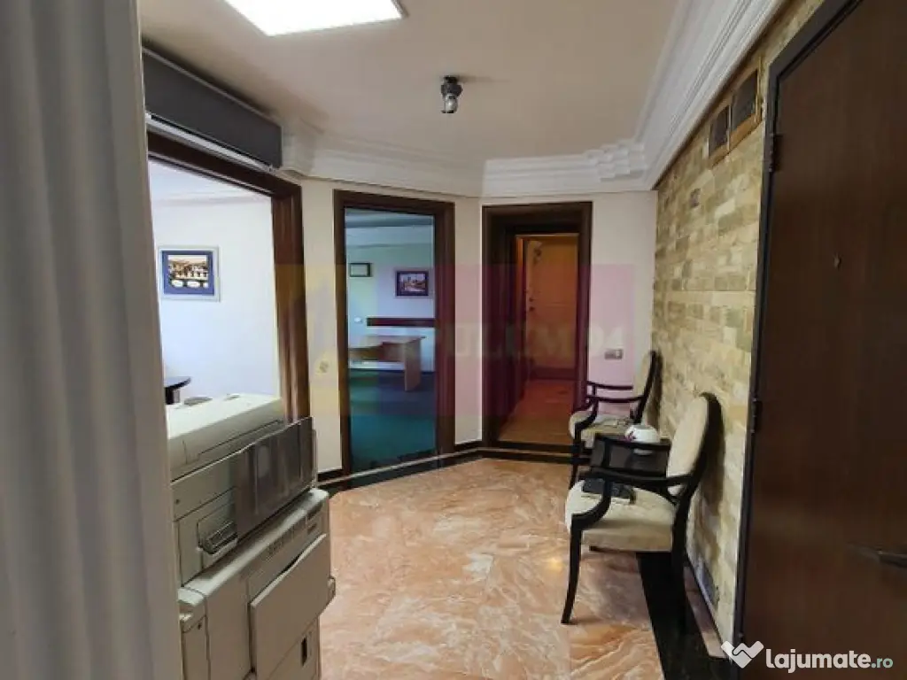 Apartament cu 3 camere de vanzare in Campina - Zona ultra... 