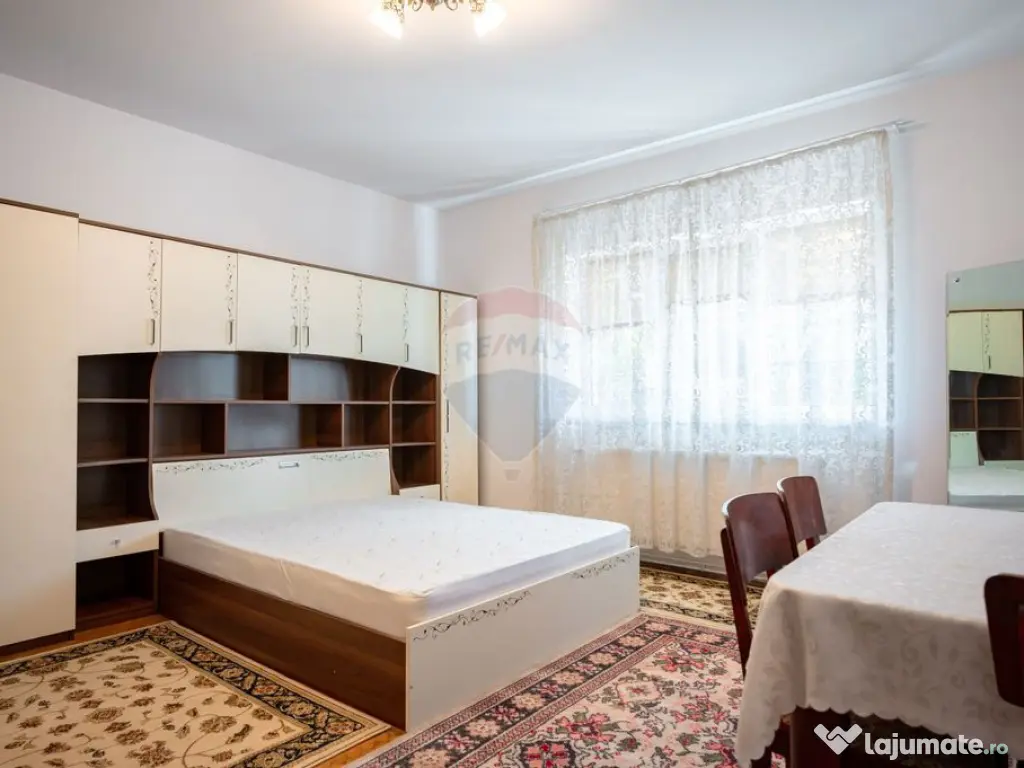 De inchiriat apartament 3 camere la casă, zona Florilor ... 