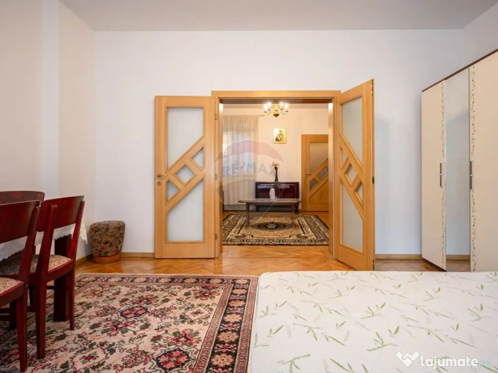 De inchiriat apartament 3 camere la casă, zona Florilor ... 