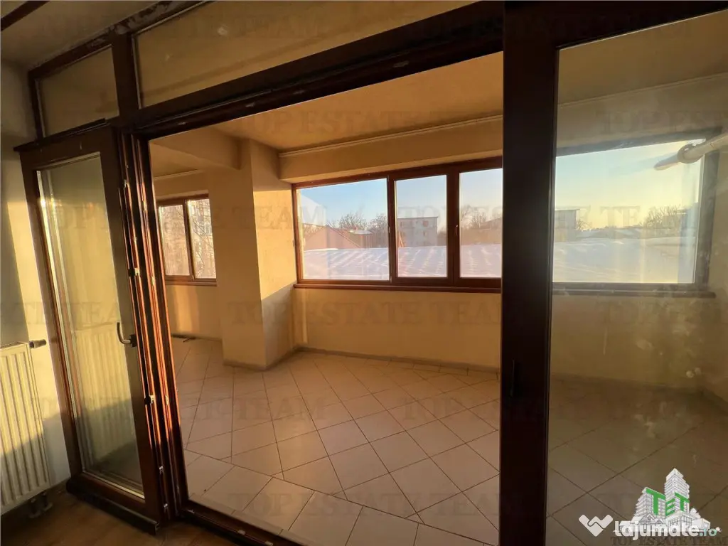 Apartament 3 camere - central - - Braila