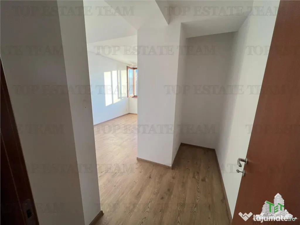 Apartament 3 camere - central - - Braila