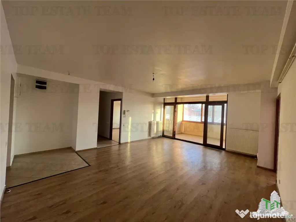 Apartament 3 camere - central - - Braila