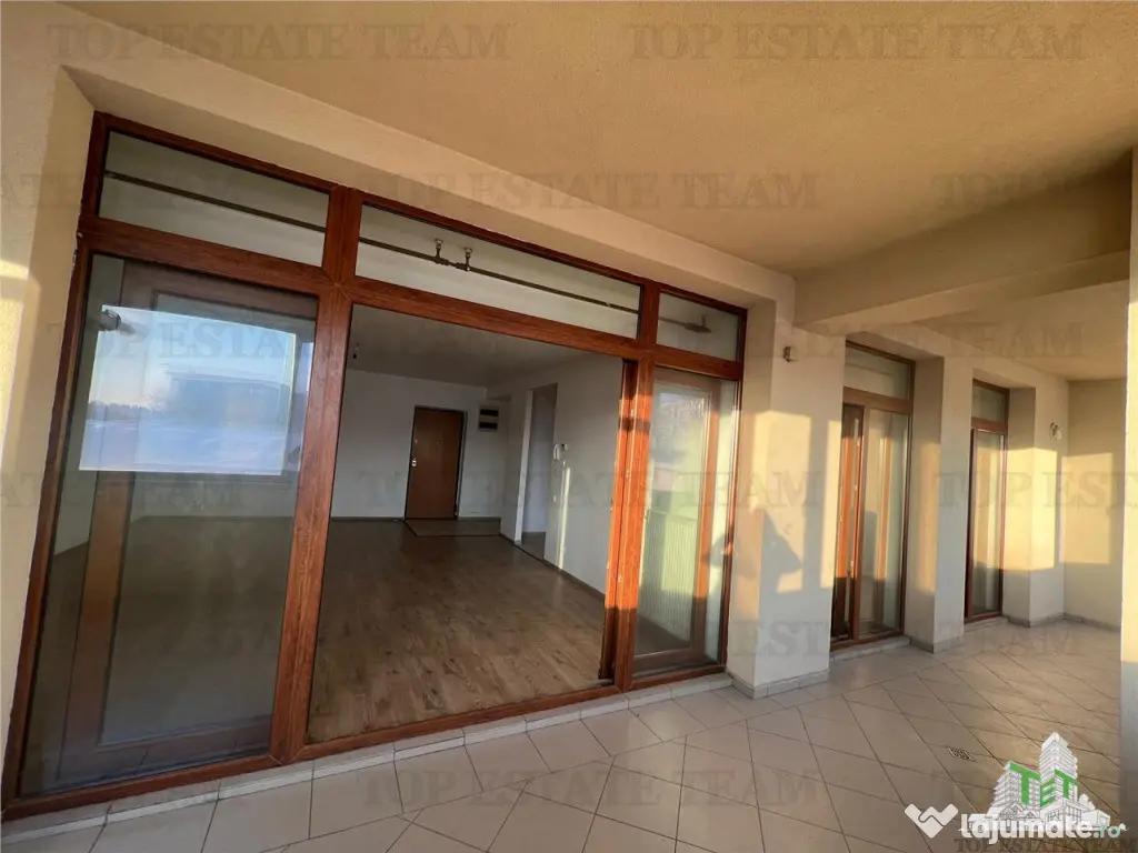 Apartament 3 camere - central - - Braila