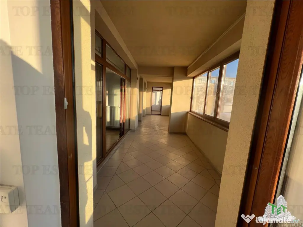 Apartament 3 camere - central - - Braila