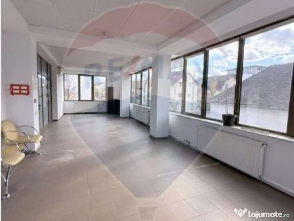 Birou luminos 70 mp în clădire modernă, zona Calea Dum... 