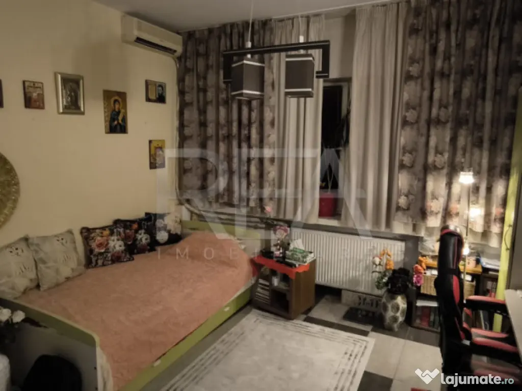 Garsoniera, Universitate 