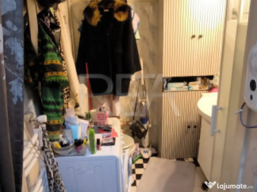 Garsoniera, Universitate 