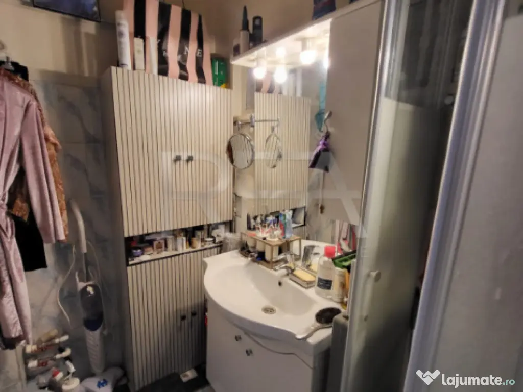 Garsoniera, Universitate 