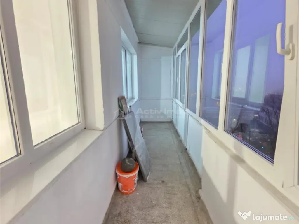 3 camere renovat - Maior Coravu - Vatra Luminoasa 