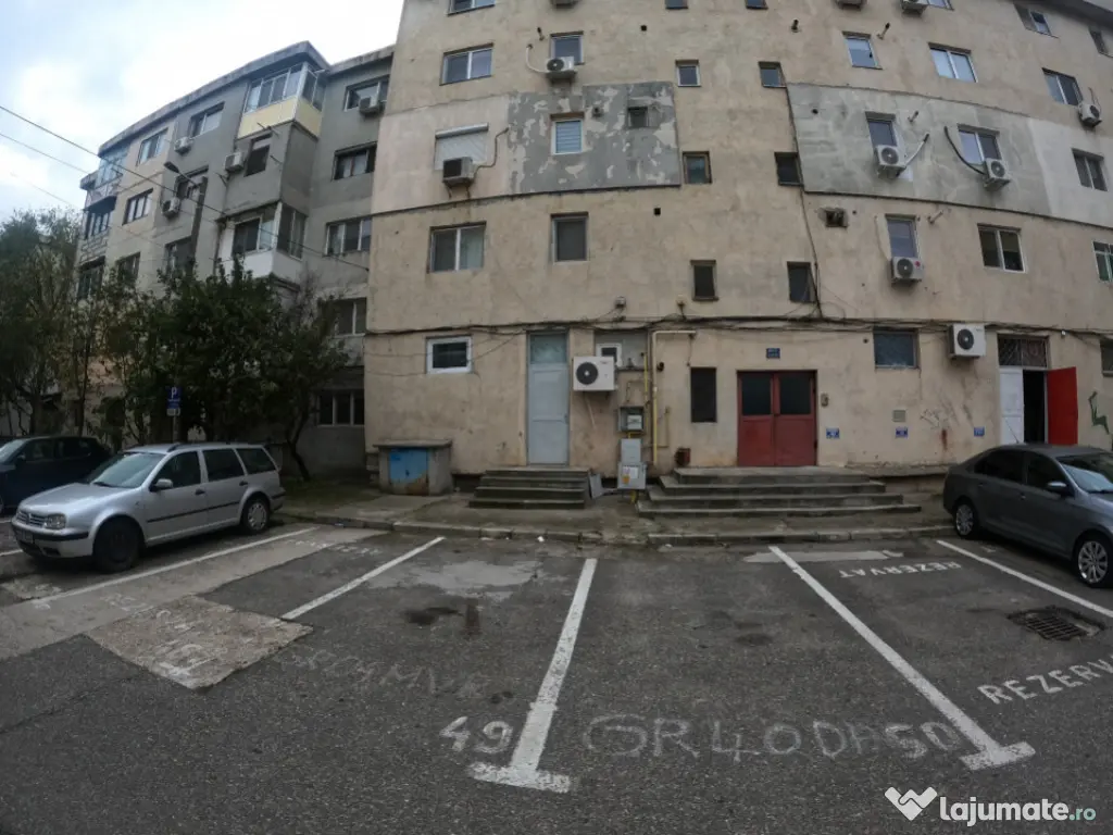 Spațiu Comercial de Închiriat – 100 mp, Două Intrări