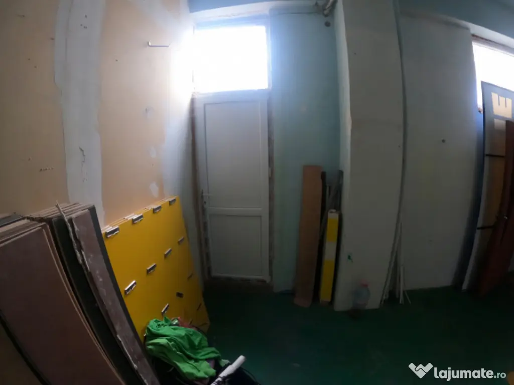 Spațiu Comercial de Închiriat – 100 mp, Două Intrări