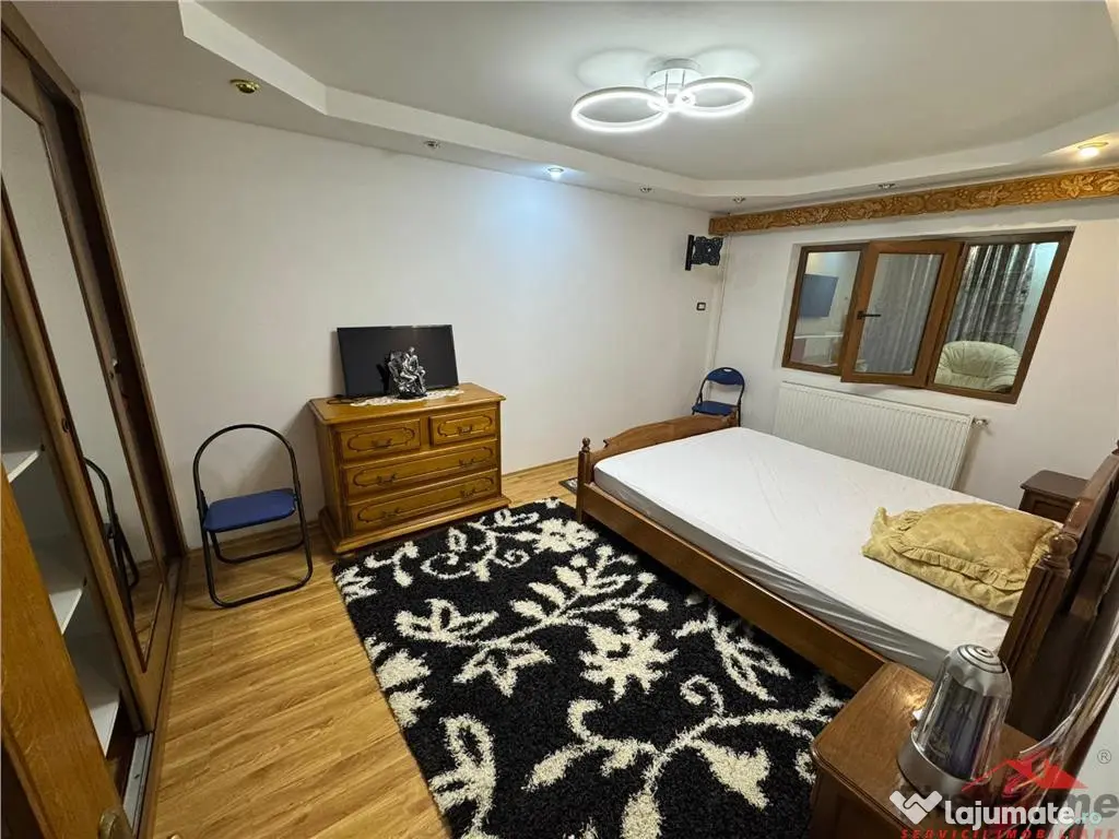 Apartament 4 camere, parter inalt, parcare proprie, zona Pia 