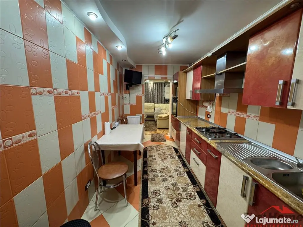 Apartament 4 camere, parter inalt, parcare proprie, zona Pia 