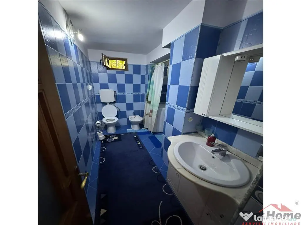 Apartament 4 camere, parter inalt, parcare proprie, zona Pia 