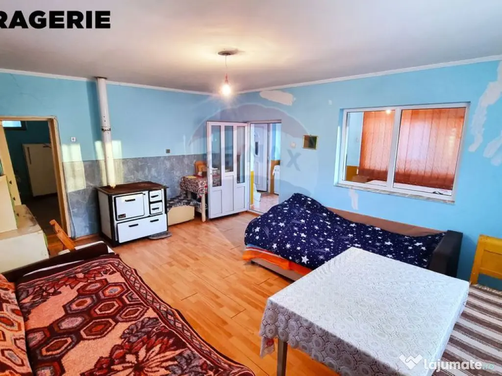 De vanzare: Casa traditională cu teren mare, ideal pentr...