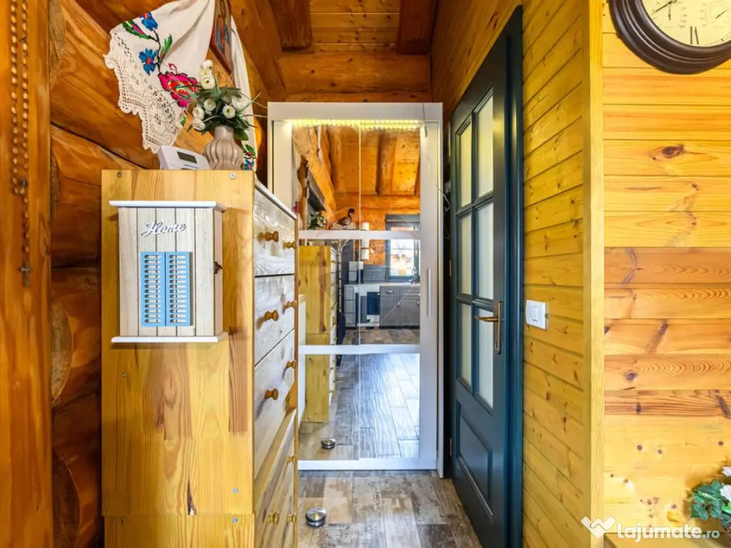 Doua case in stil canadian – confort modern intr-un cad... 