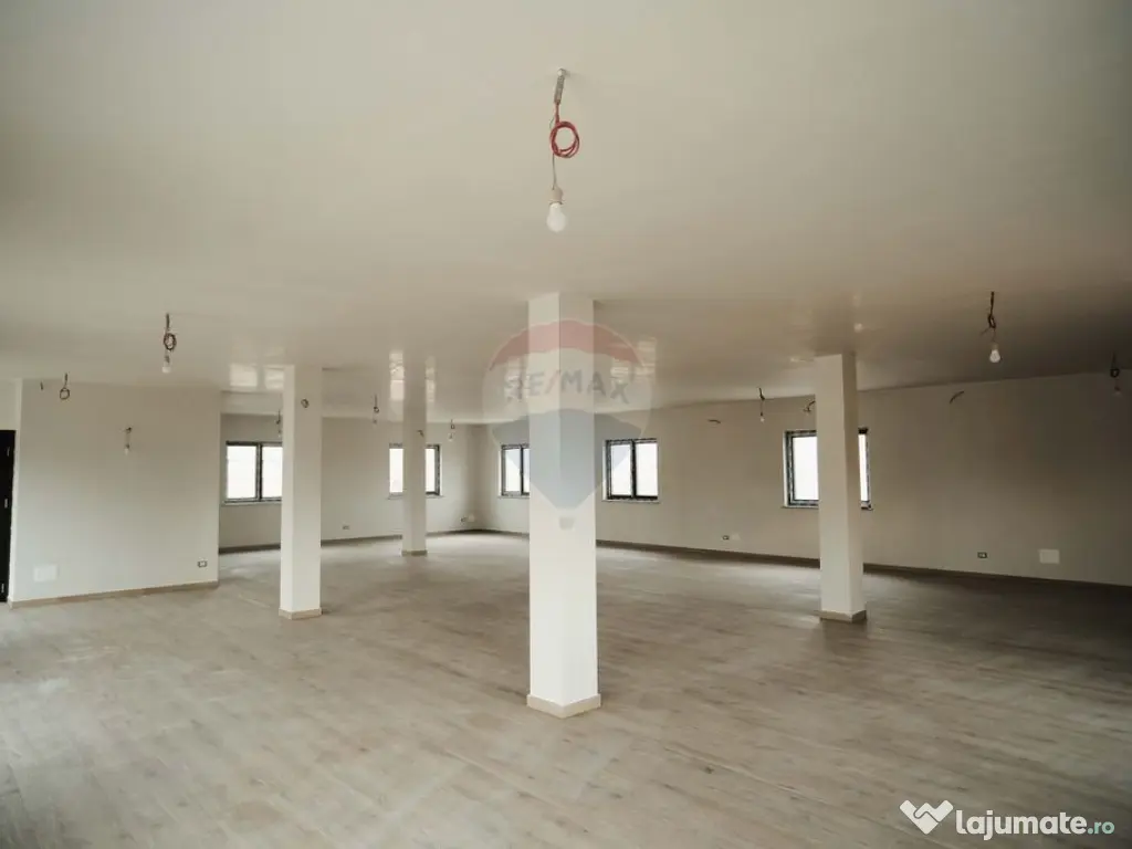 Spațiu comercial de închiriat in Com Marginea 