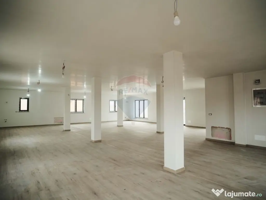 Spațiu comercial de închiriat in Com Marginea 