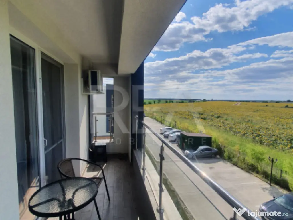 Apartament cu 2 camere, parcare privată și acces la piscin 