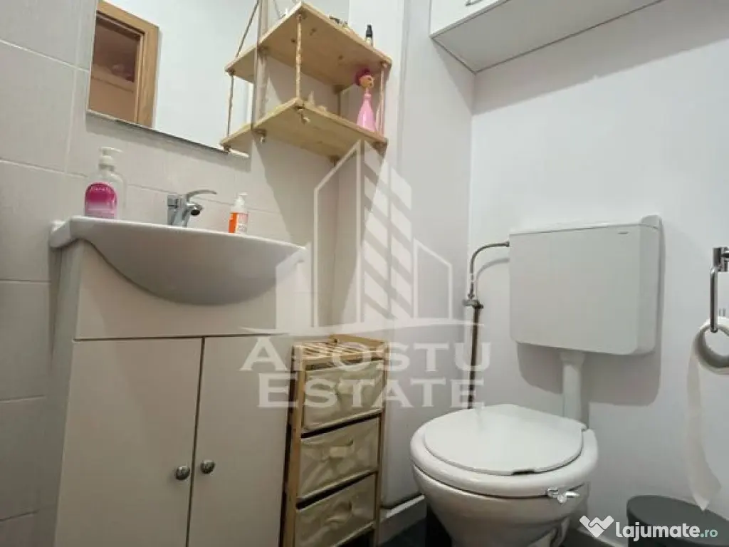 Apartament cu 3 camere,decomandat, 2 bai, etaj intermedia... 