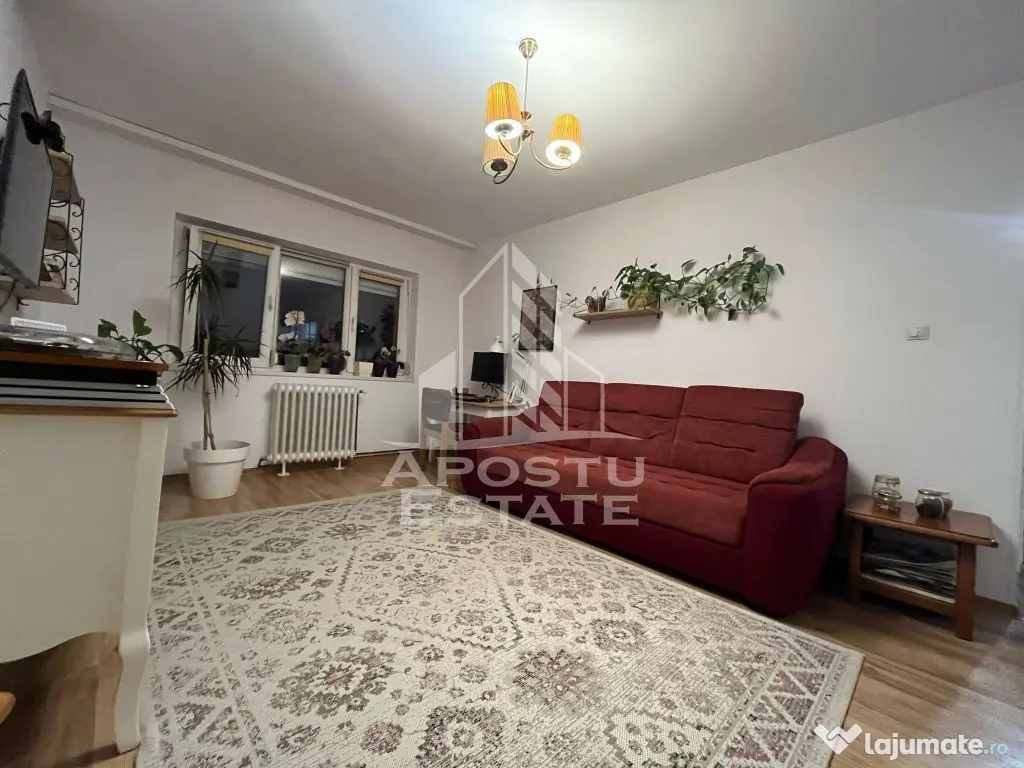 Apartament cu 3 camere,decomandat, 2 bai, etaj intermedia... 