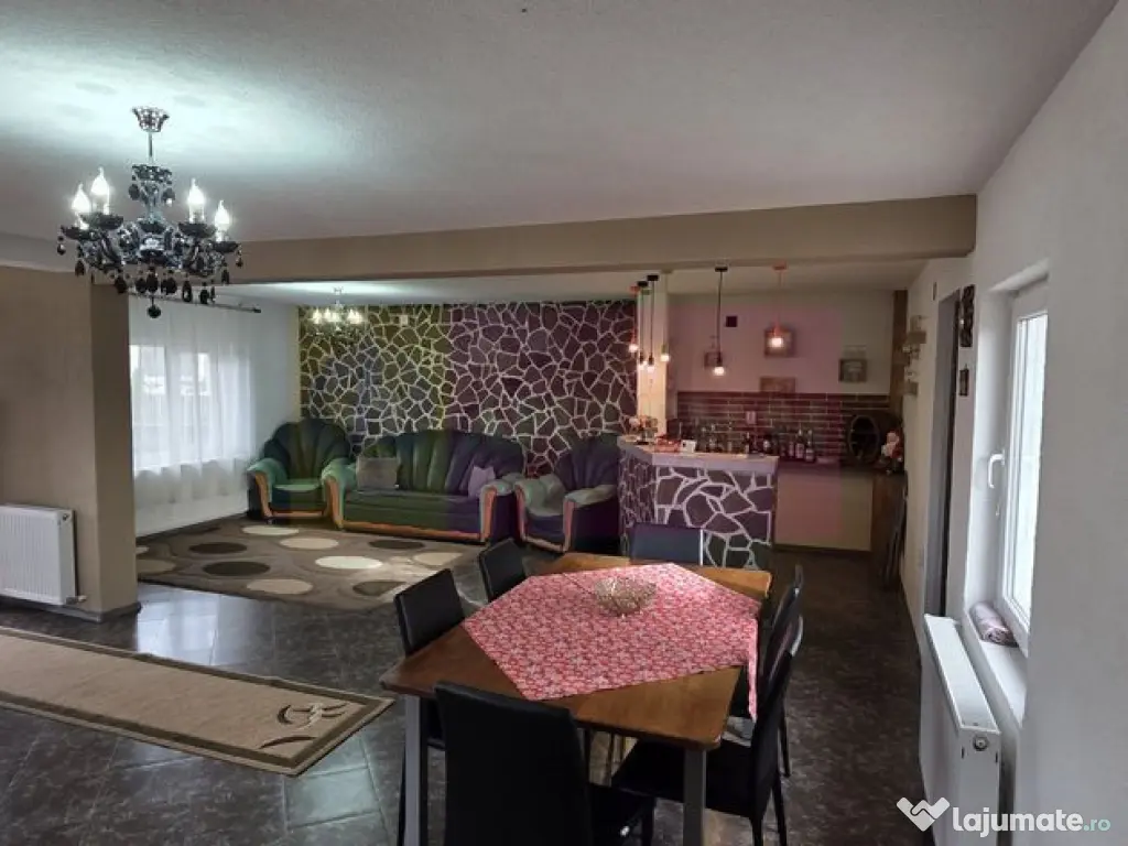 Vila de vacanta cu 4 camere de vanzare in Valea Doftanei 