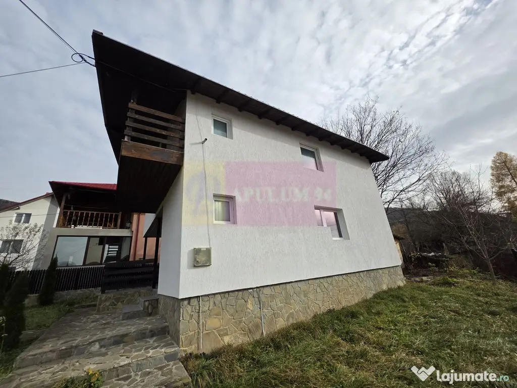 Vila de vacanta cu 4 camere de vanzare in Valea Doftanei 