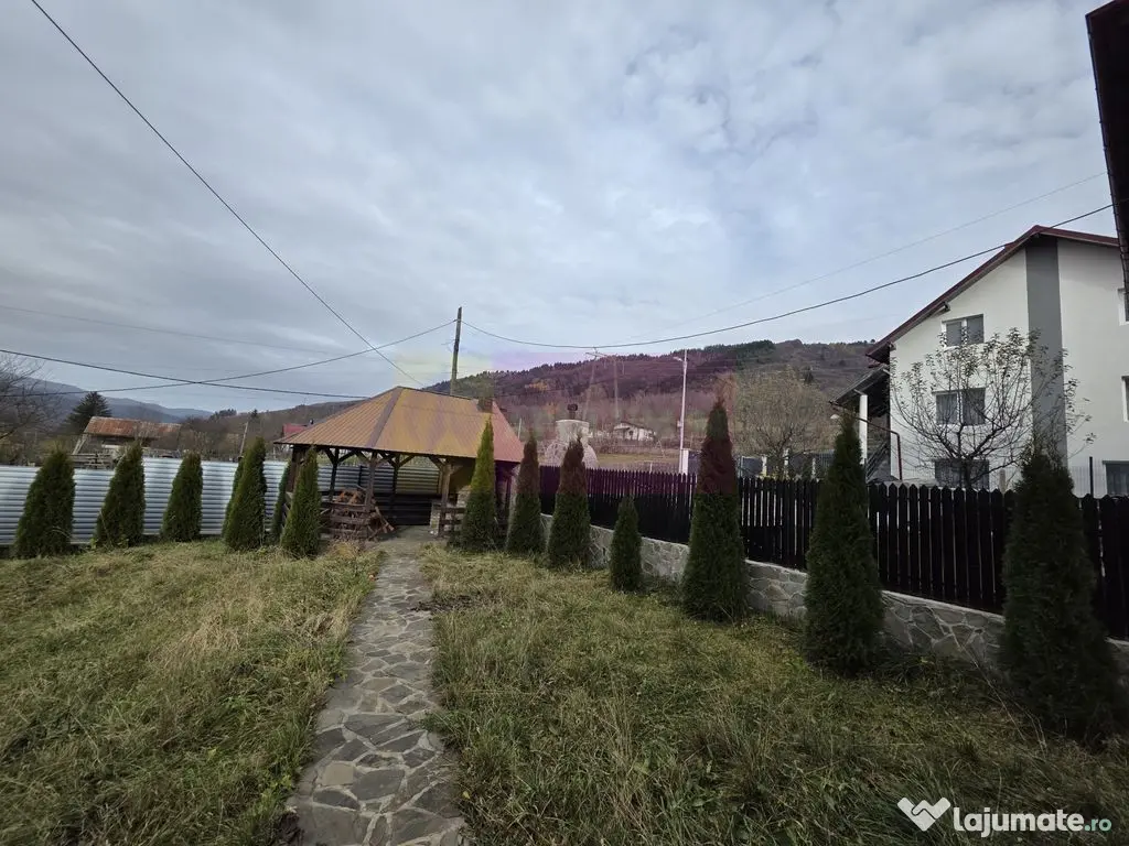 Vila de vacanta cu 4 camere de vanzare in Valea Doftanei 