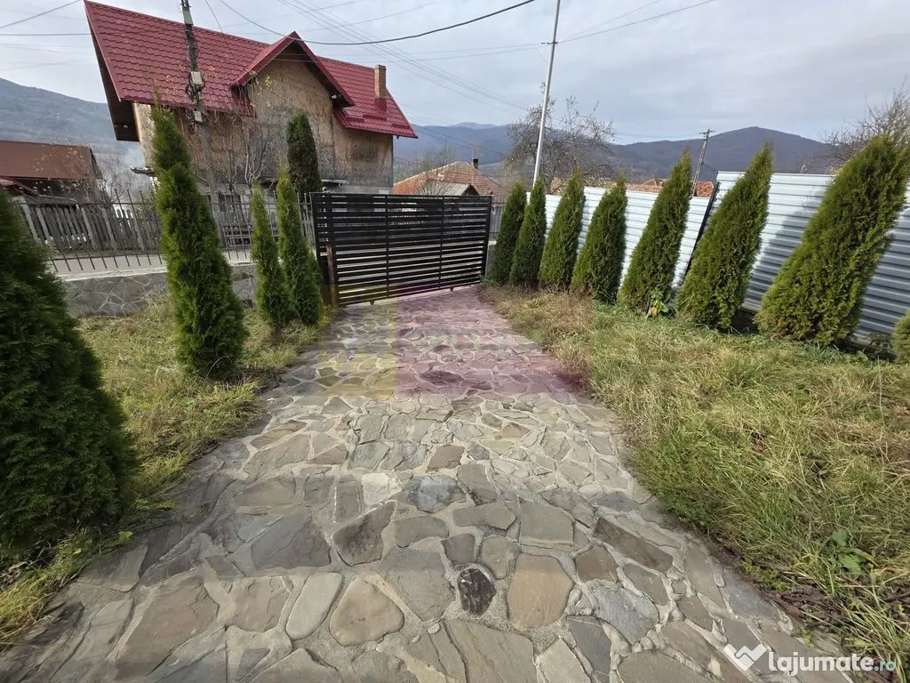 Vila de vacanta cu 4 camere de vanzare in Valea Doftanei 