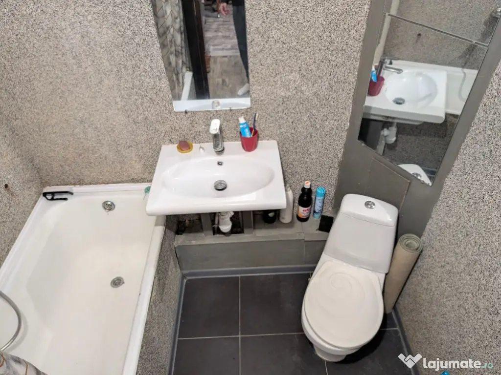 Garsoniera de inchiriat in zona Unirii