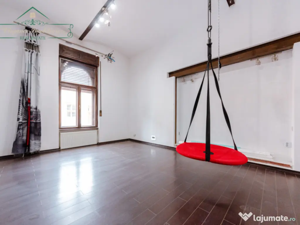 Casă individuală cu potențial comercial și rezidențial, 