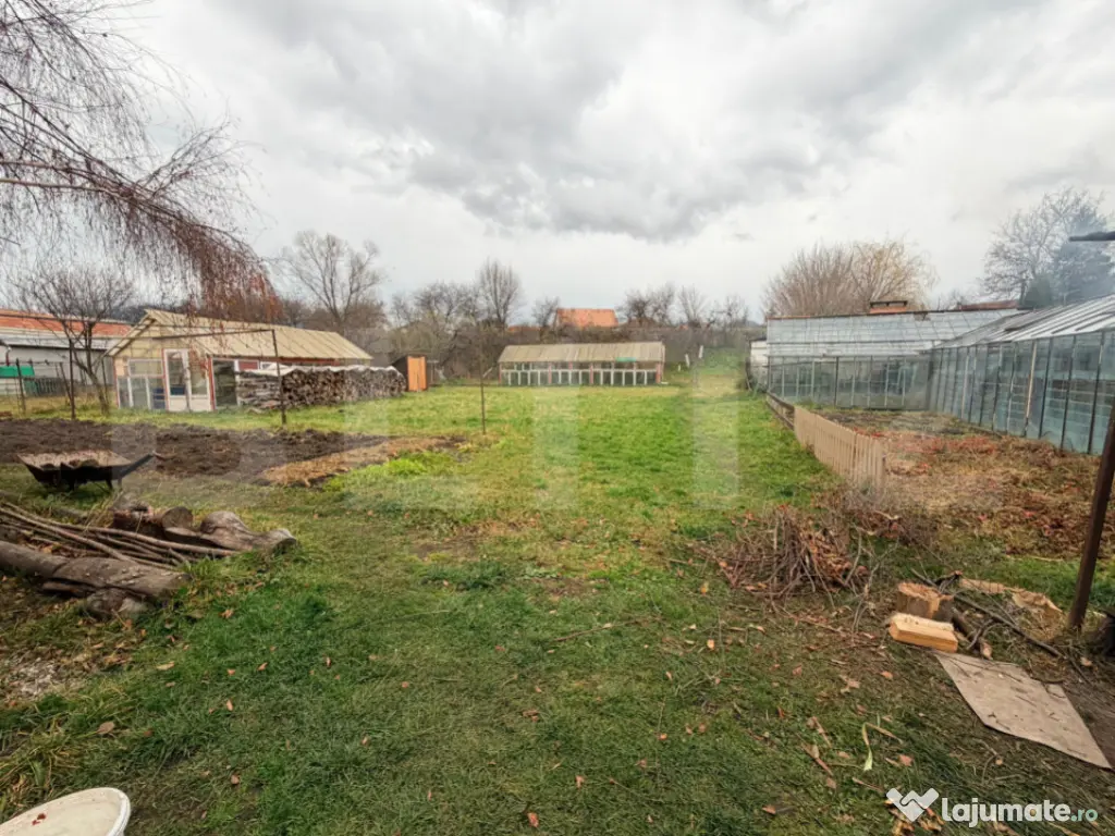 Casă de vânzare – proprietate generoasă 2.285 m² teren