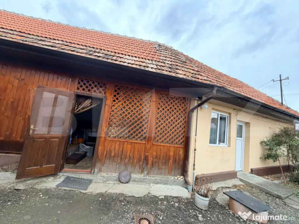 Casă de vânzare – proprietate generoasă 2.285 m² teren
