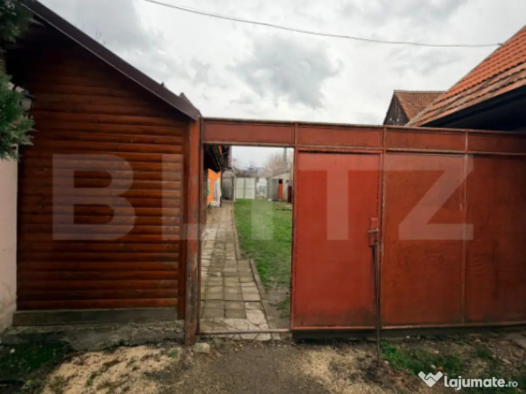 Casă de vânzare – proprietate generoasă 2.285 m² teren