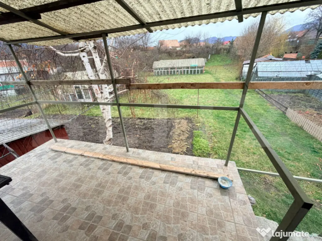 Casă de vânzare – proprietate generoasă 2.285 m² teren