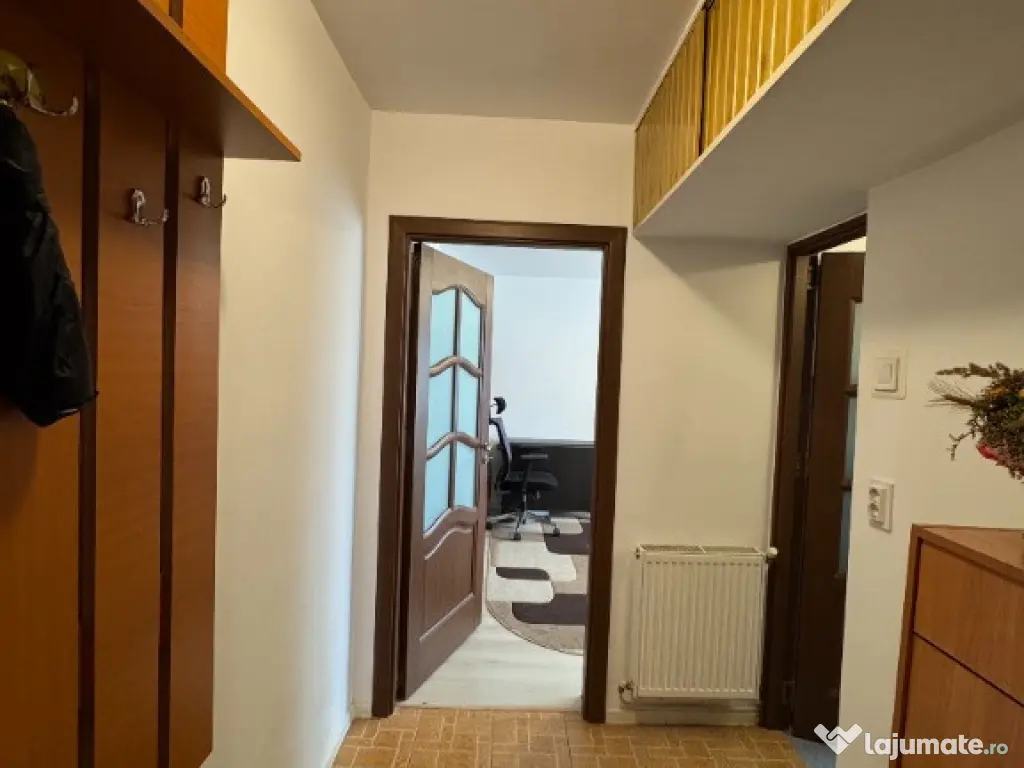Vand apartament cu 2 camere