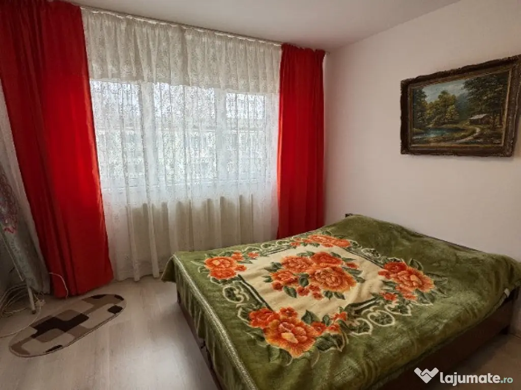 Vand apartament cu 2 camere