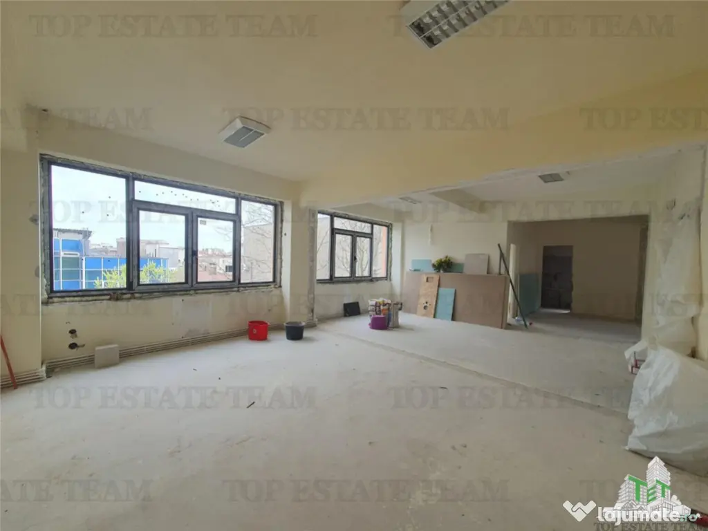 Spatiu Ultracentral 37 birouri in curs de apartamentare Cons 