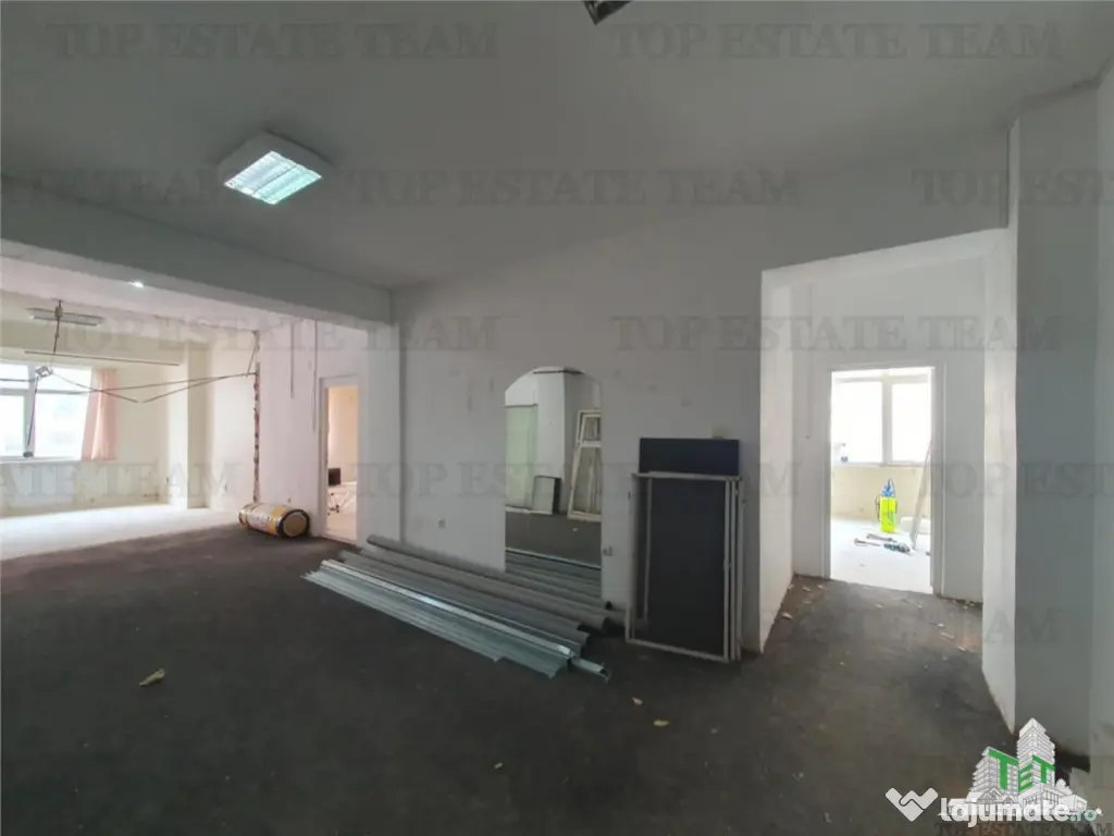 Spatiu Ultracentral 37 birouri in curs de apartamentare Cons 