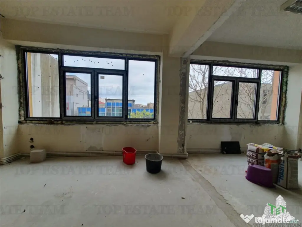 Spatiu Ultracentral 37 birouri in curs de apartamentare Cons 