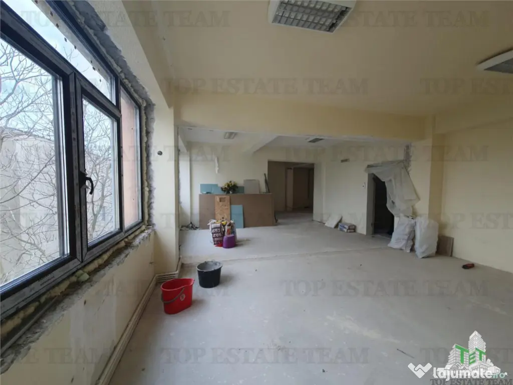 Spatiu Ultracentral 37 birouri in curs de apartamentare Cons 