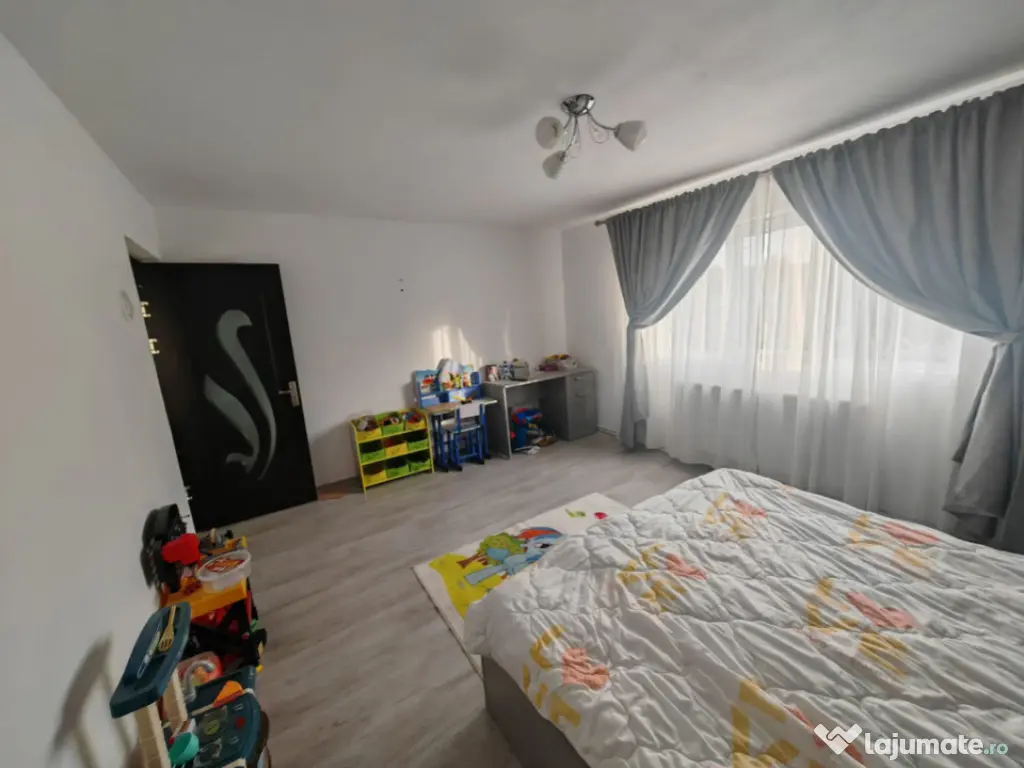 Constructie S+P+1E+M si teren 2000 mp, I.L. Caragiale, Dambo 