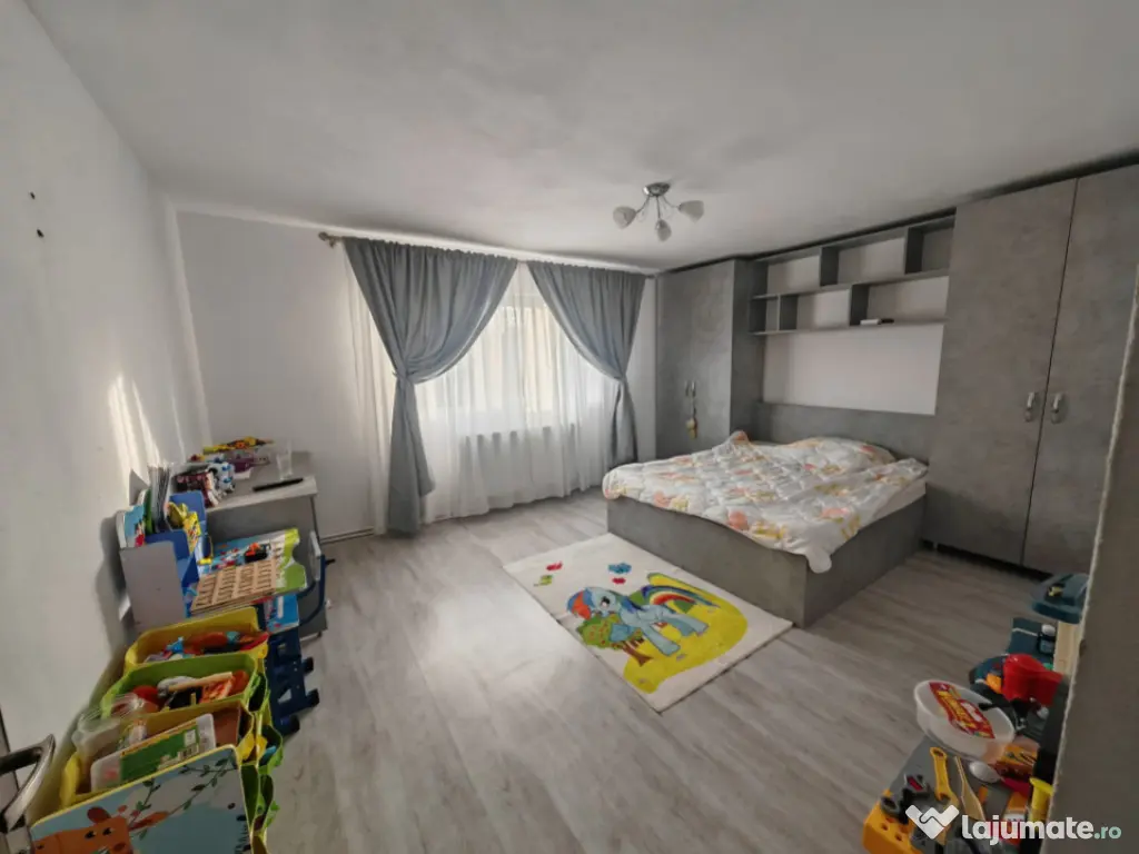 Constructie S+P+1E+M si teren 2000 mp, I.L. Caragiale, Dambo 