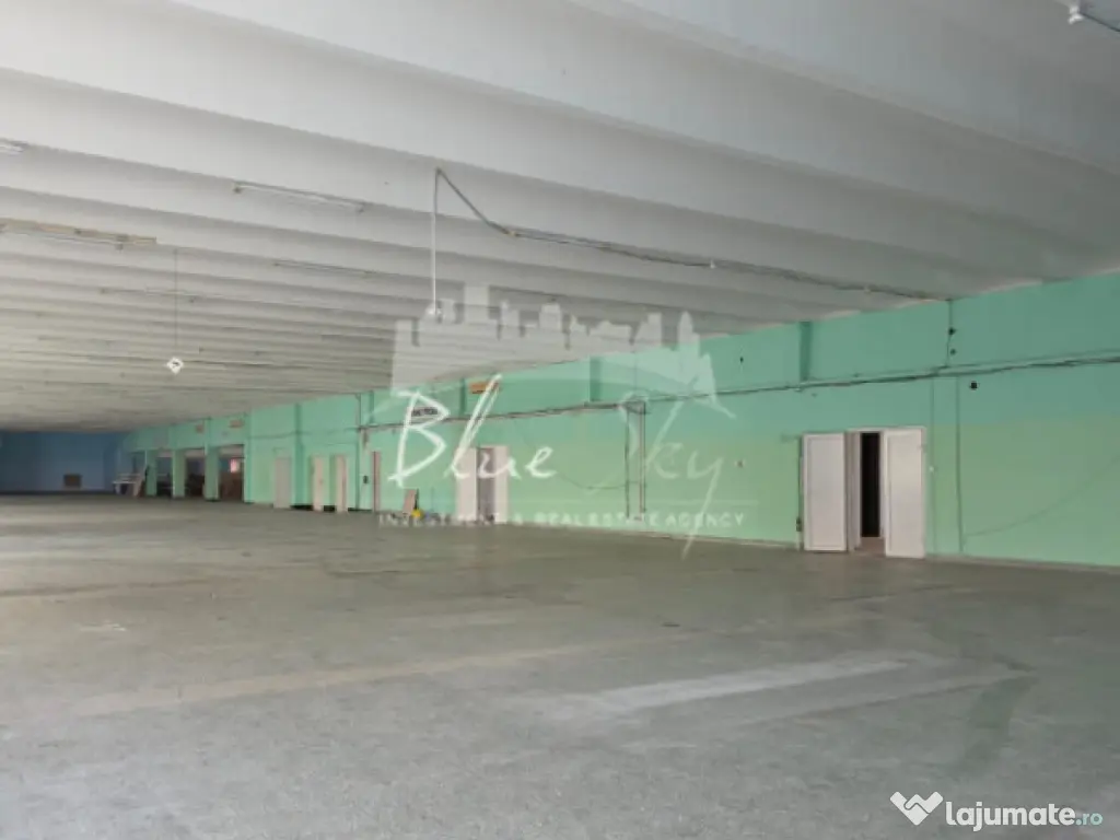 Spațiu Generos cu Terasă Circulabilă în Centru