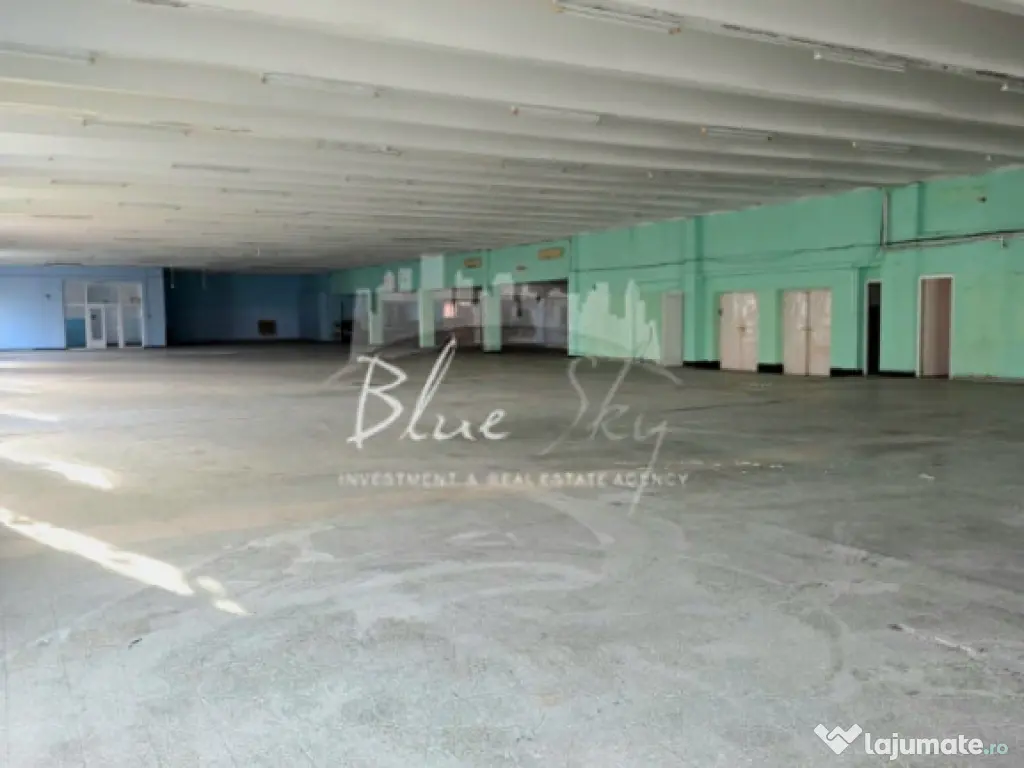 Spațiu Generos cu Terasă Circulabilă în Centru