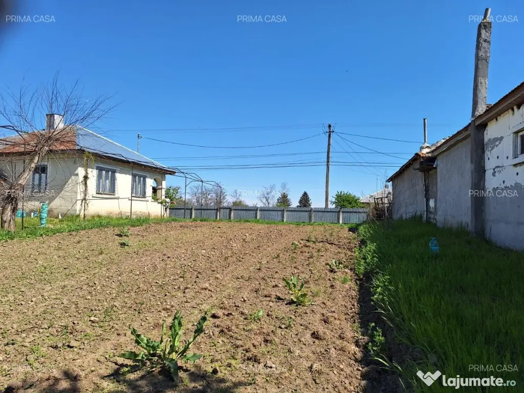 Teren + Casă bătrânească | Comuna Smeeni, jud. Buzău | 2.878 mp | 