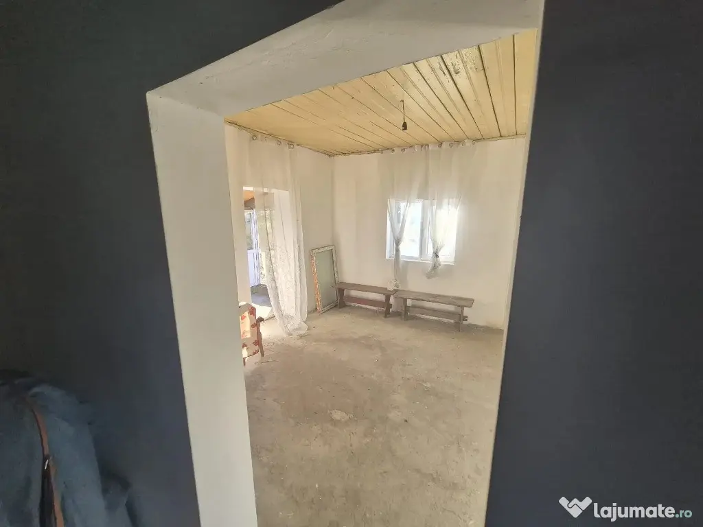 Casa si teren 3500mp in comuna Amaru/BZ ~ 4 camere ~ renovata in 2025