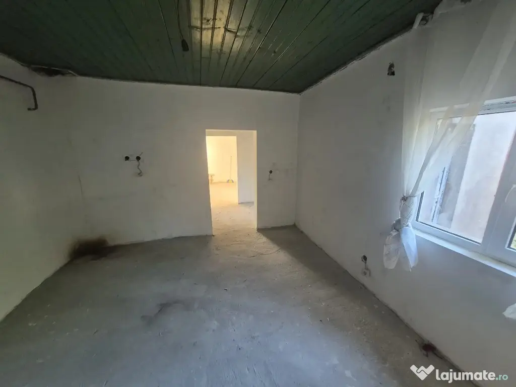 Casa si teren 3500mp in comuna Amaru/BZ ~ 4 camere ~ renovata in 2025